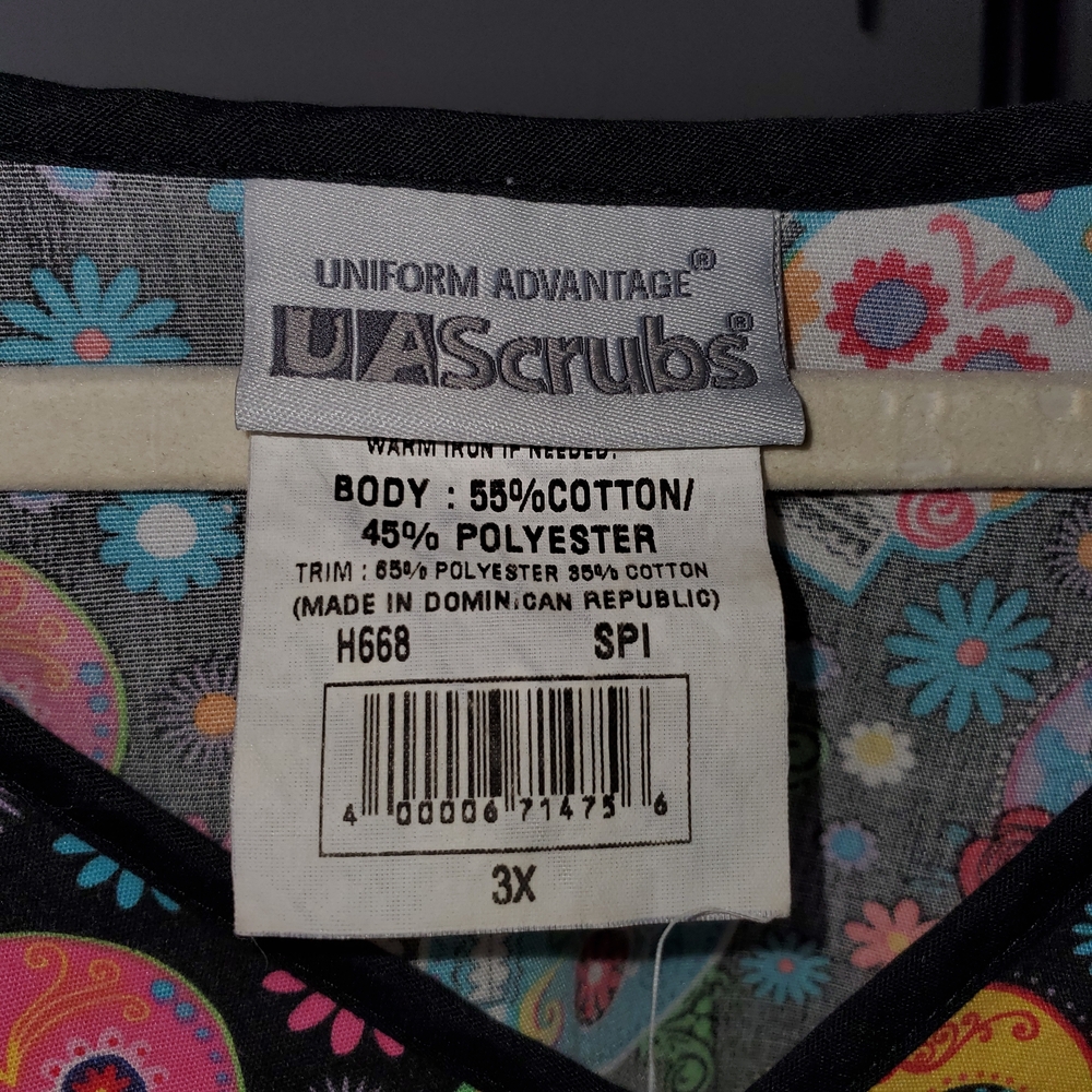 Uniform Advantage Multicolor Skull Print Women's Top - Picture 3 of 3